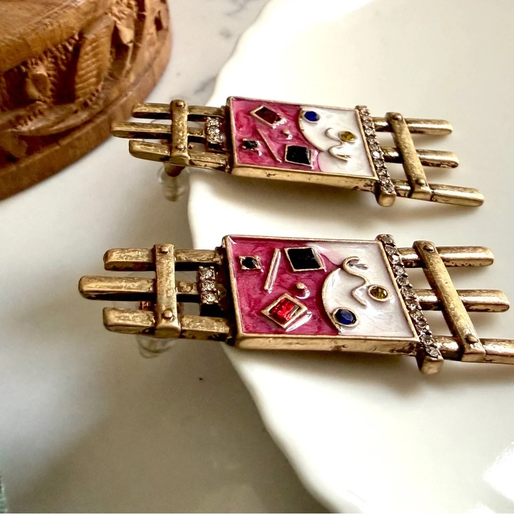 Artist’s Easel Painting Enamel Earrings Stone Vintage Style Antiqued Gold NEW